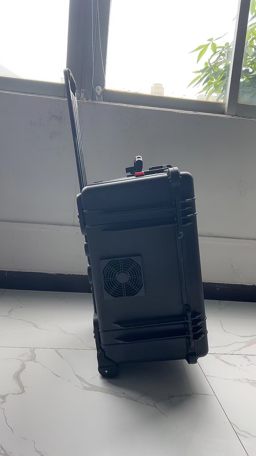 大余手拉箱型移动通信干扰器